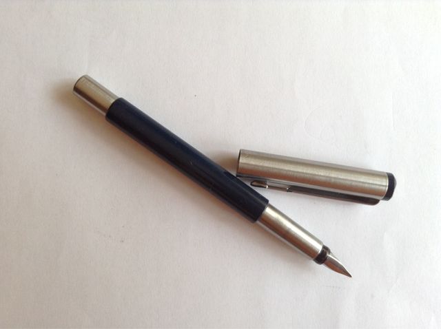 PLUMA ESTILOGRAFICA PARKER VECTOR 