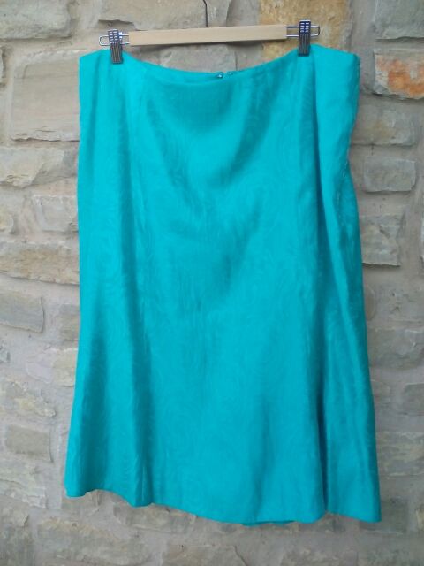 Traje chaqueta y falda