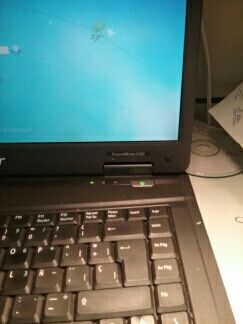 Ordenador portatil Acer travel mate sin disco duro