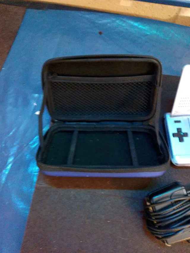 Nintendo DS + Custodia + Caricatore