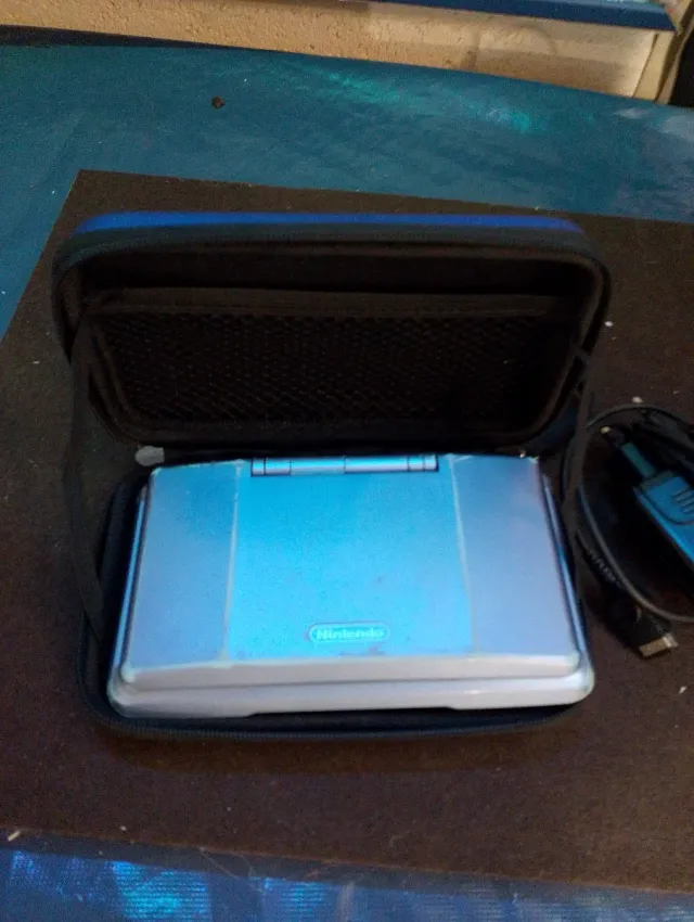 Nintendo DS + Custodia + Caricatore