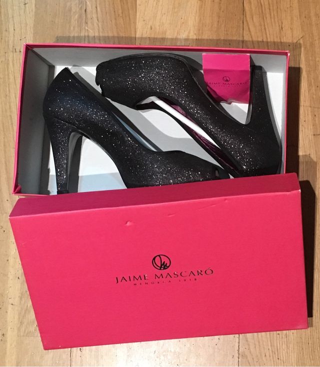 Zapatos peeptoe negros Jaime Mascaró T-39