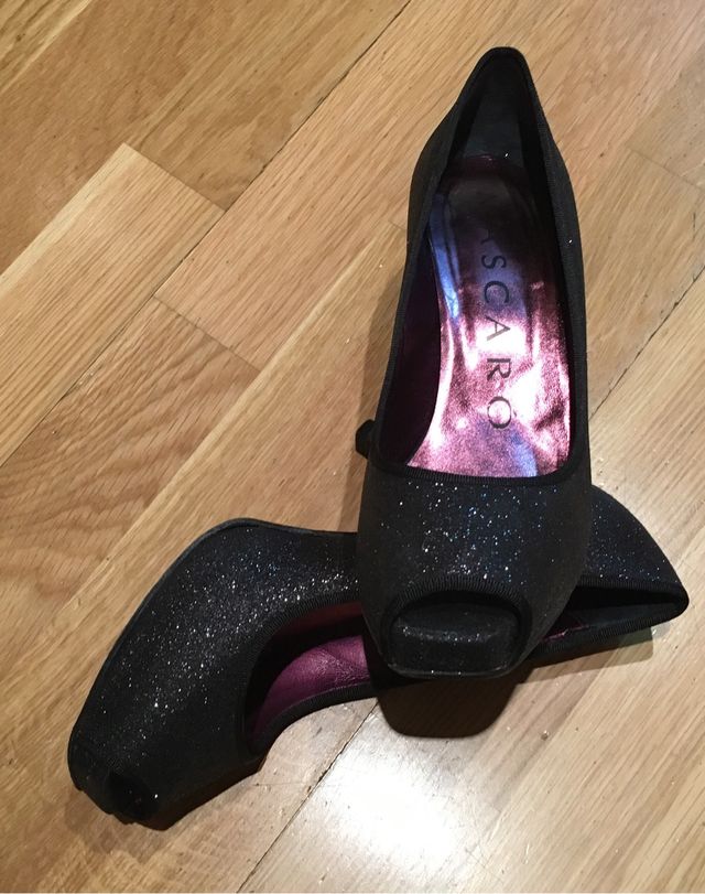 Zapatos peeptoe negros Jaime Mascaró T-39