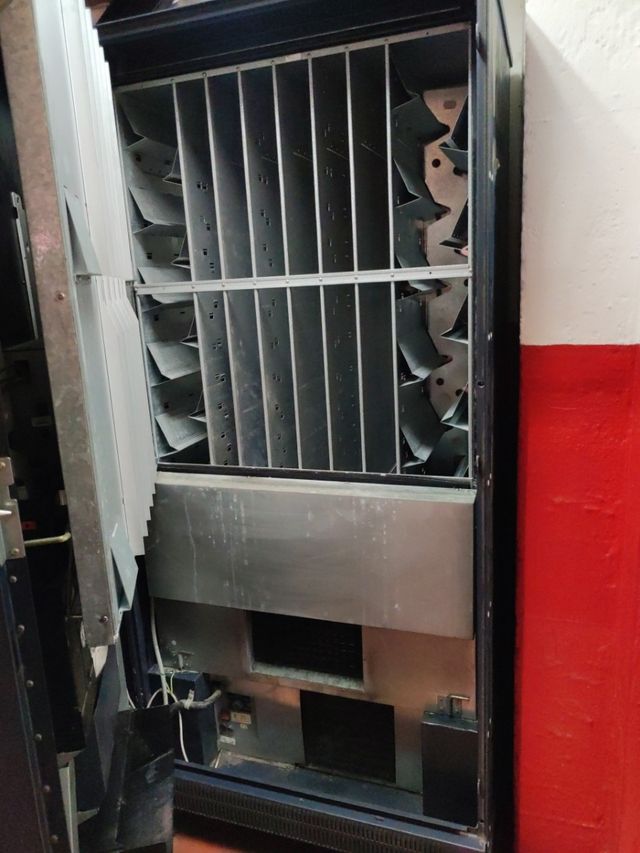 Máquina vending bebidas 8 canales