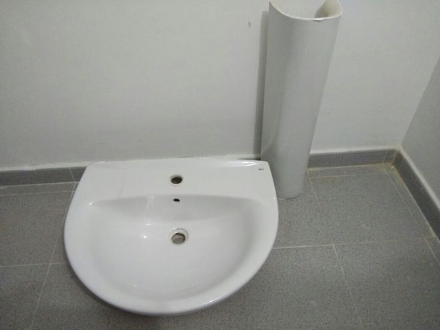 LAVABO DE PIE ROCA