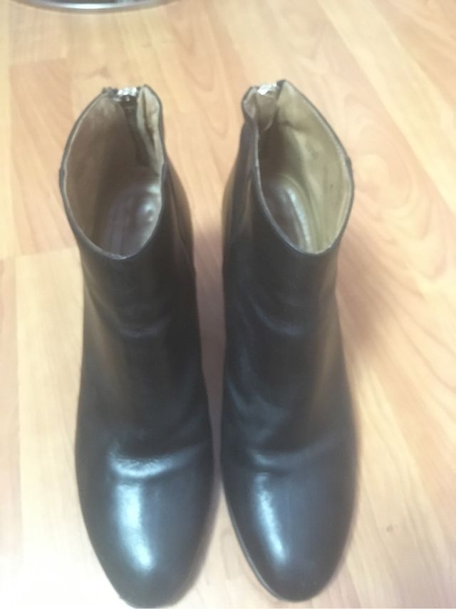 Botines negros de piel con espolainas El Caballo