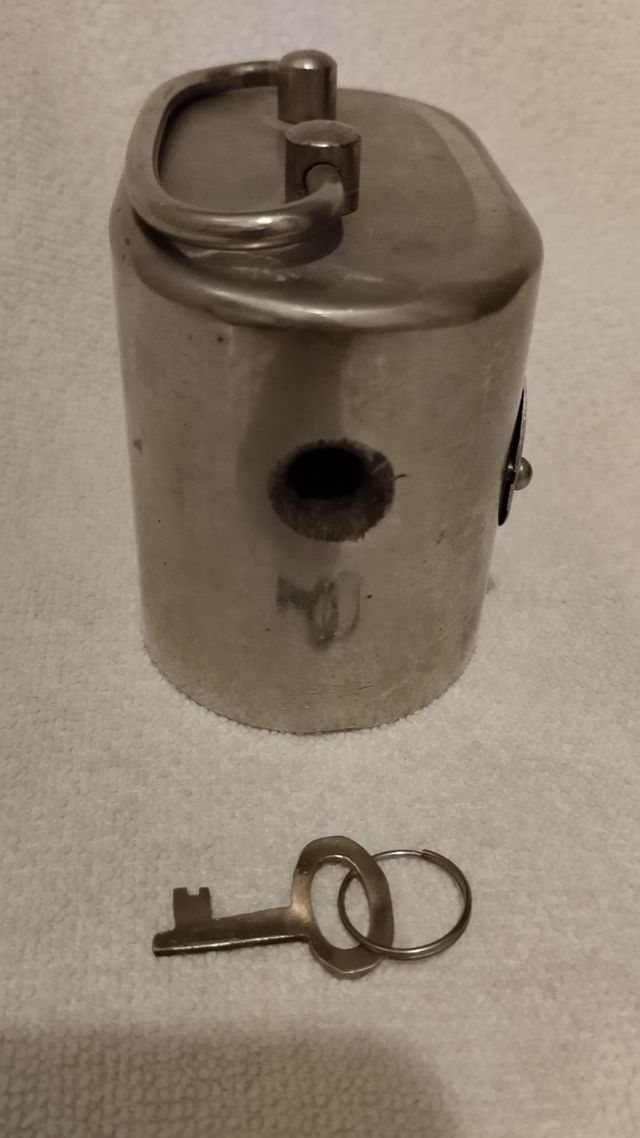 Antigua Hucha Infantil. CON LLAVE!