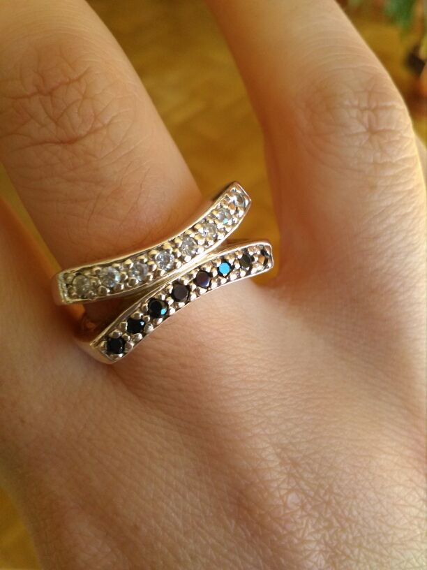 Anillo de plata y circonitas