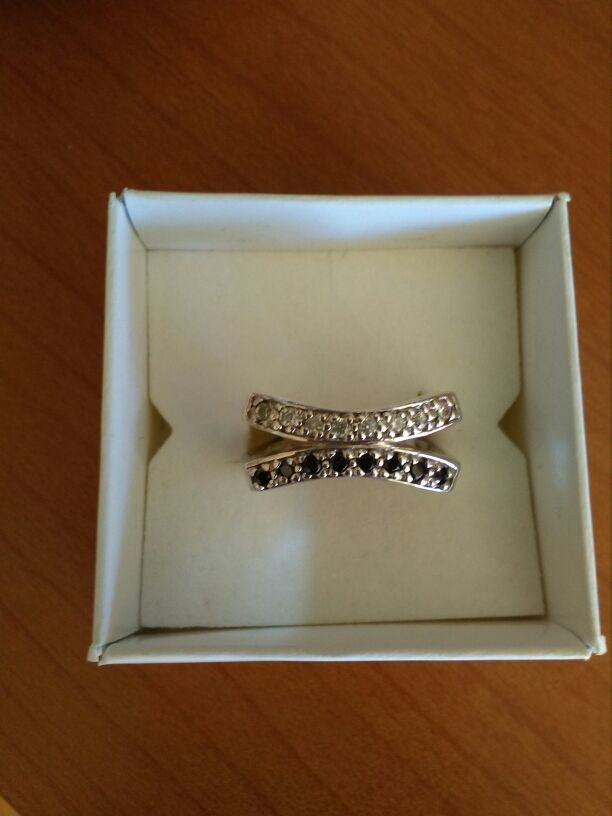 Anillo de plata y circonitas