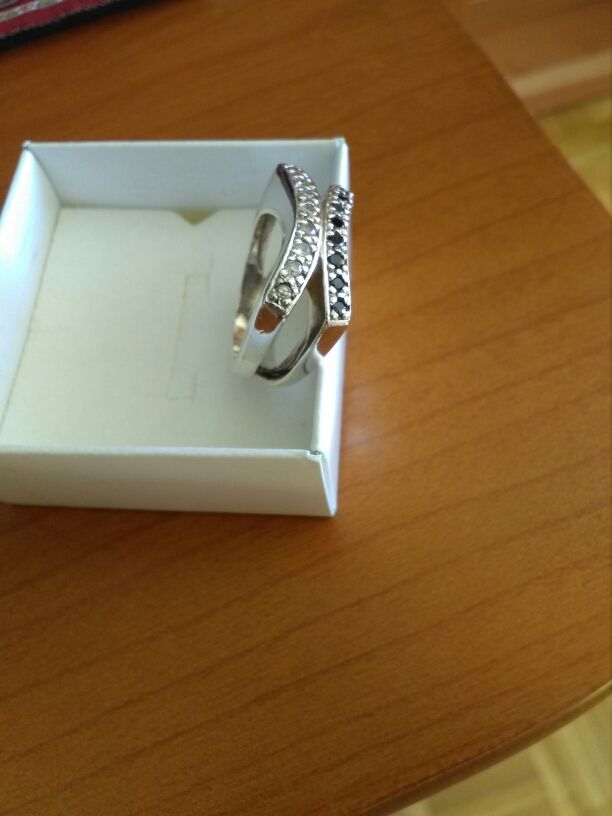 Anillo de plata y circonitas