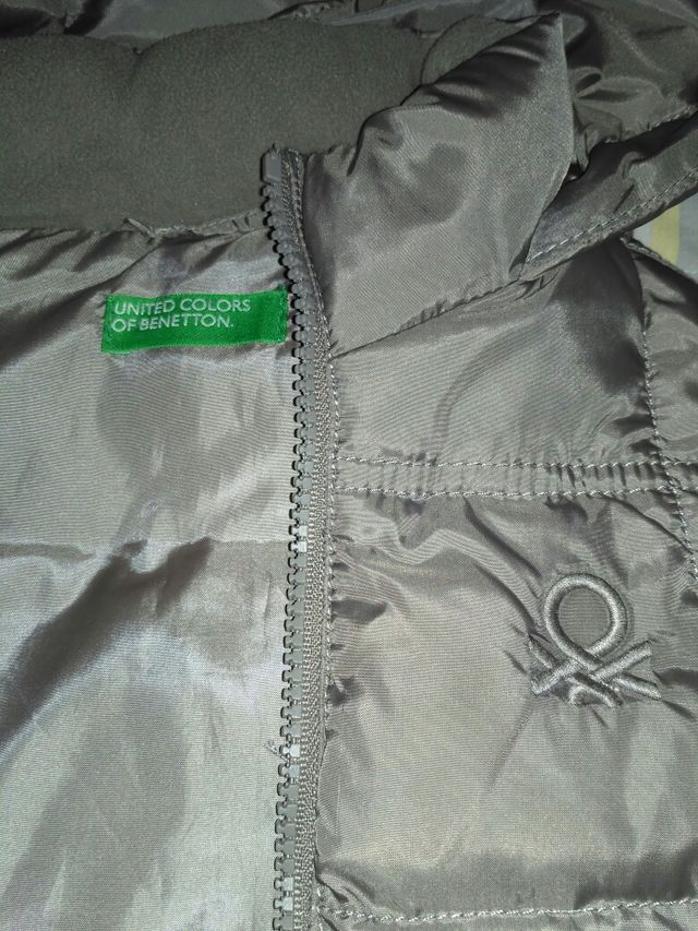 Chaleco gris con capucha BENETTON