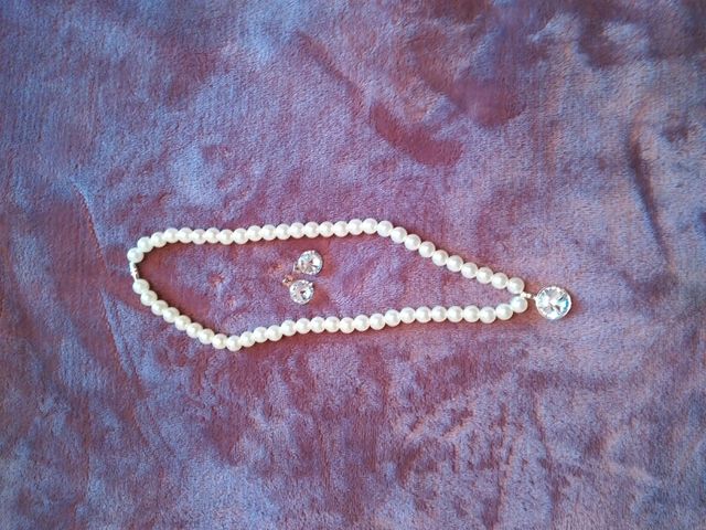 Juego de collar y pendientes