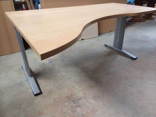 Mesa escritorio oficina de segunda mano por 100 € en Reus en WALLAPOP Mesa escritorio oficina de segunda mano por 100 € en Reus en WALLAPOP