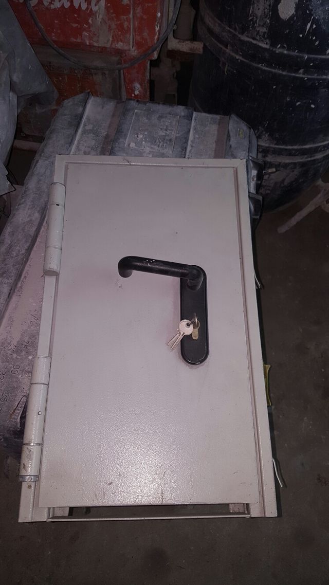 Puerta registro con llave cortafuego