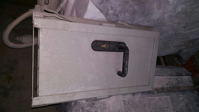 Puerta registro con llave cortafuego