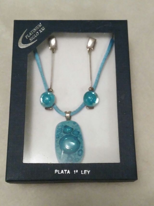 ORIGINAL CONJUNTO COLGANTE Y PENDIENTES NUEVO!!!!!