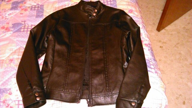 Chaqueta cuero negra talla 38 a 40