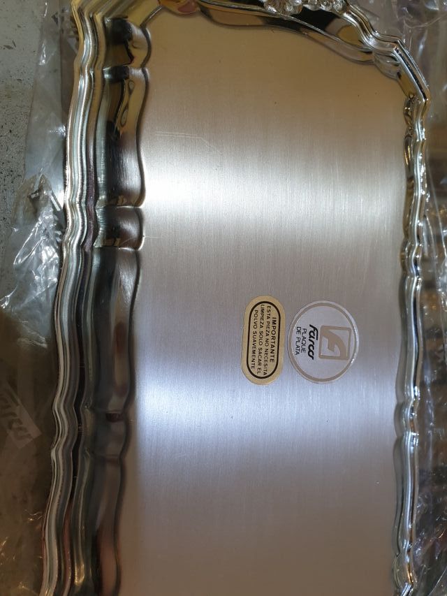 Dos copas y una bandeja