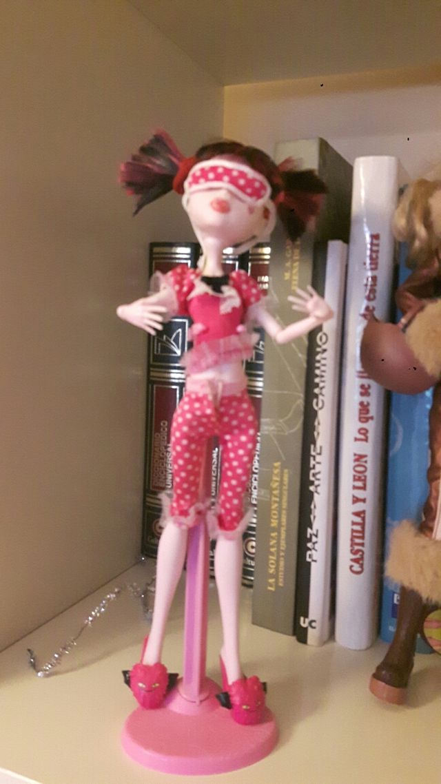 Muñeca bratz monster edición especial