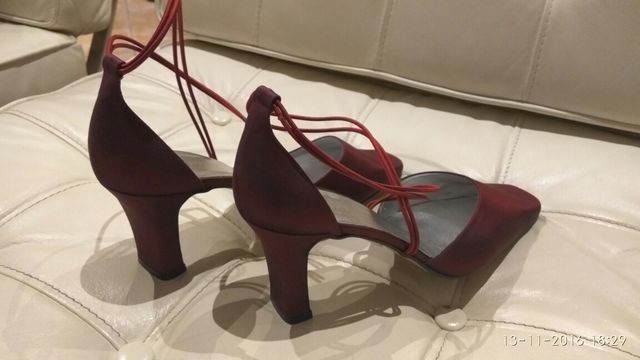 Zapatos elegantes talla 40