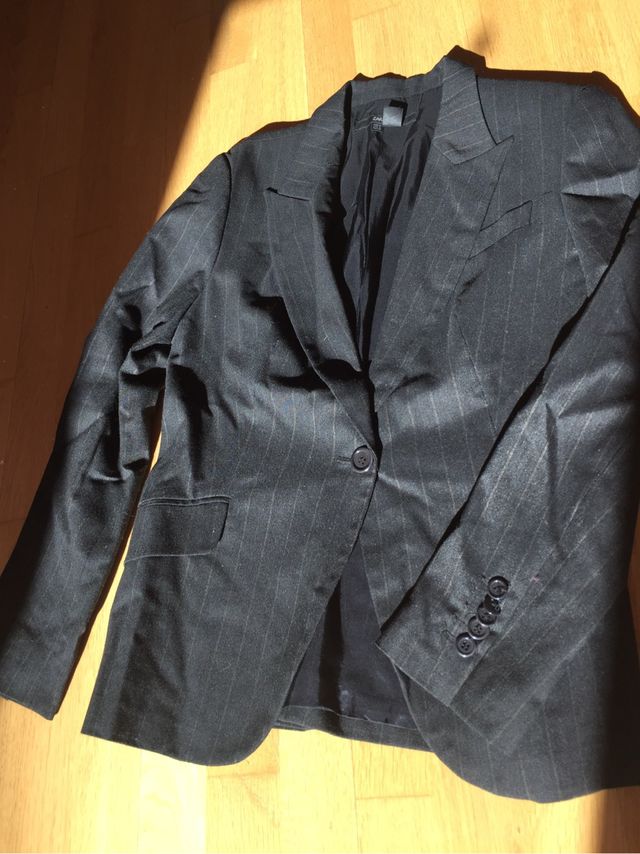Americana blazer marca Zara