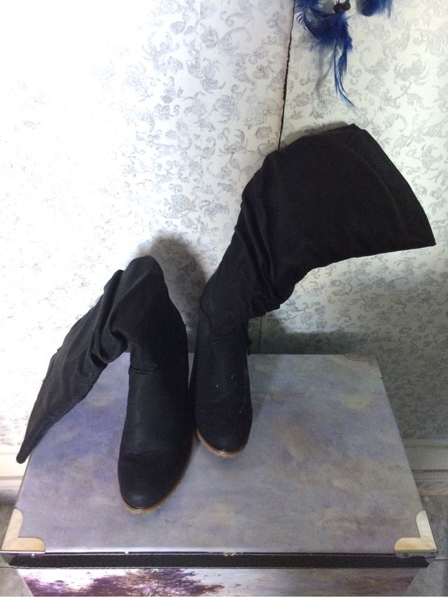 Botas de tacón color negro