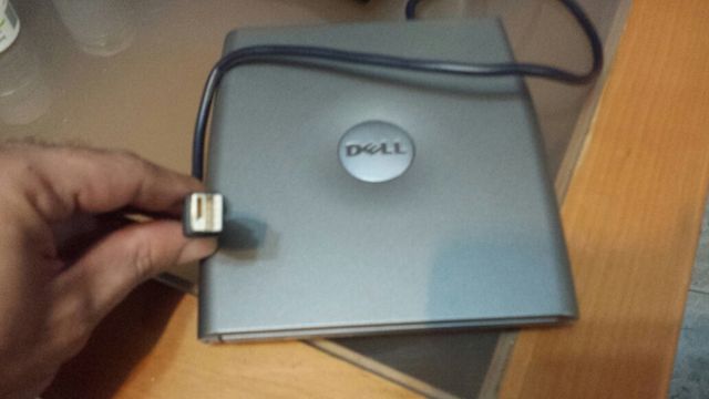Grabadora de CD y DVD externa marca dell