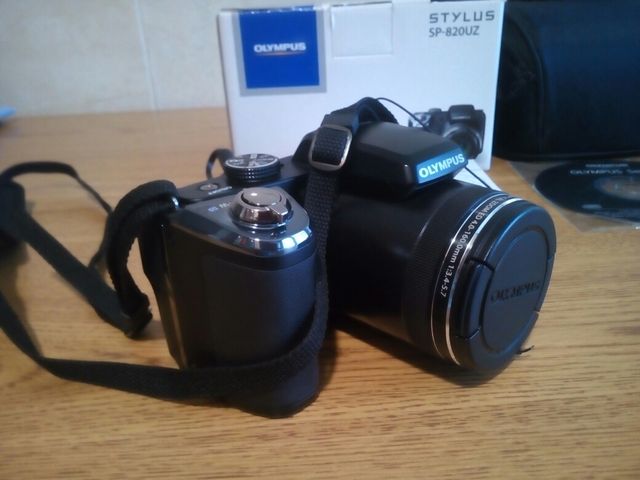 Camara de fotos olympus sp-820uz