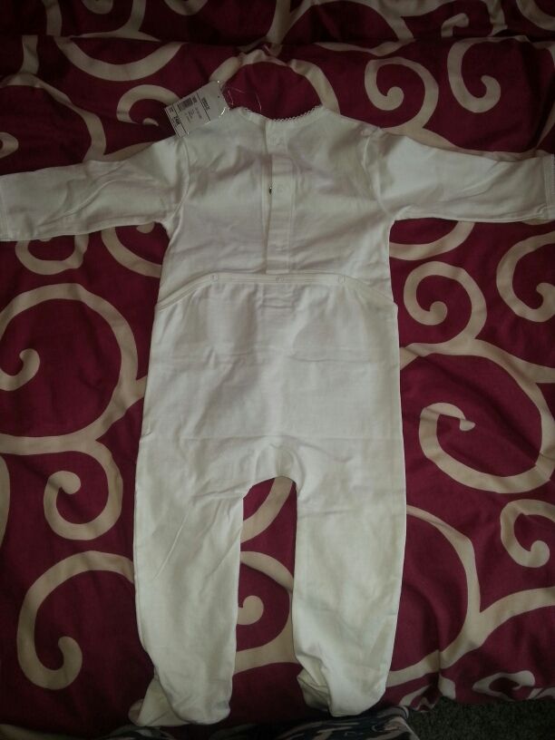 Pijama de una pieza sin estrenar 24meses