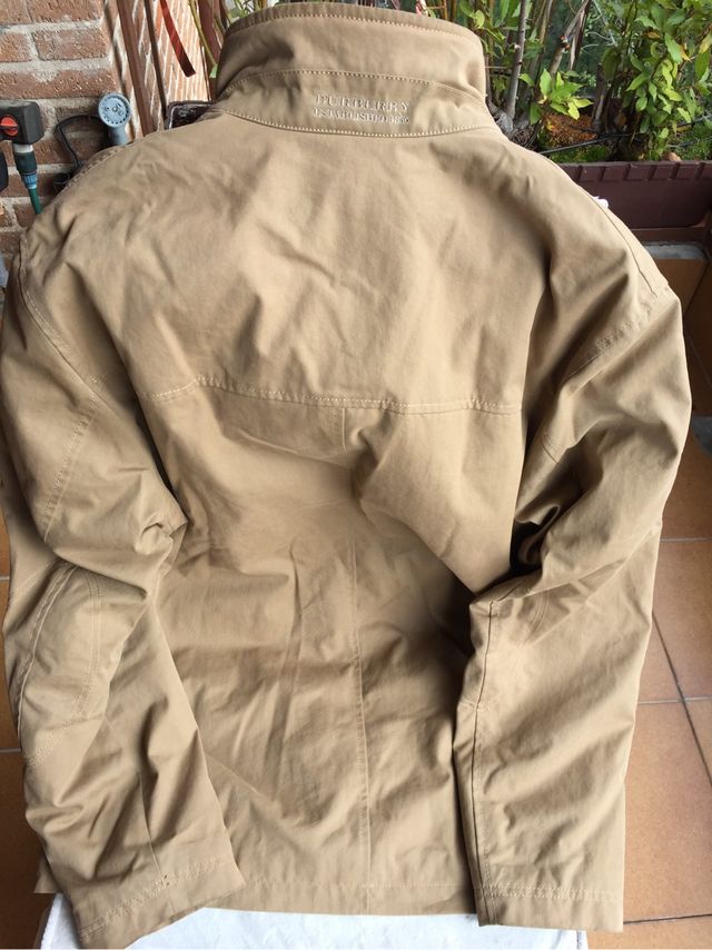 Abrigo Burberry acolchado talla L