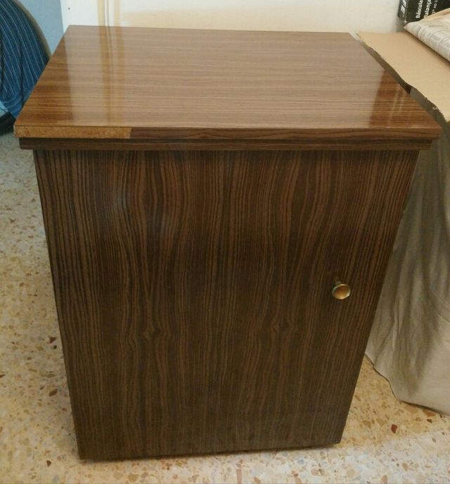 Máquina de bordar con cajón