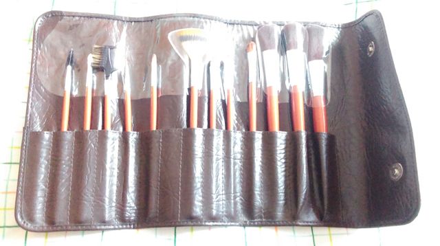 Estuche/set de pinceles profesionales a estrenar.