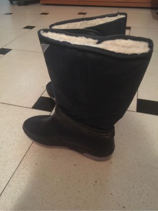 Botas de segunda mano por 7 € en Badalona en WALLAPOP Botas de segunda mano por 7 € en Badalona en WALLAPOP
