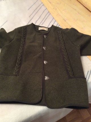 Chaqueta Austriaca de segunda mano por 30 EUR en Madrid en WALLAPOP