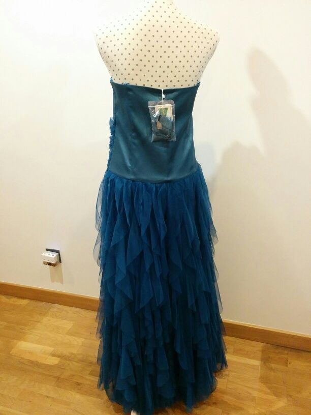 Vestido de fiesta/ ceremonia. A estrenar. T42