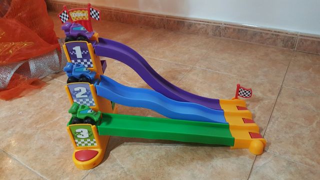 Coches y pista TRONKA