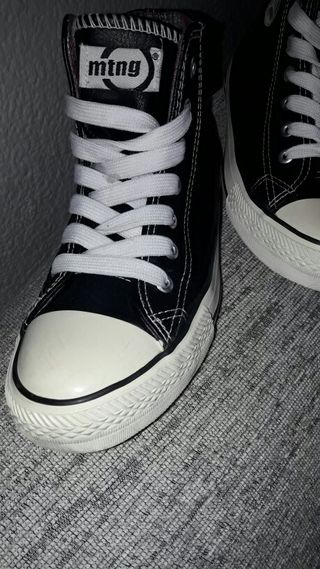 Deportivas Converse Mustang de segunda mano por 10 € en Igualada en WALLAPOP