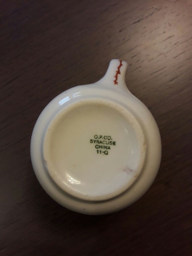 Taza Syracuse China.