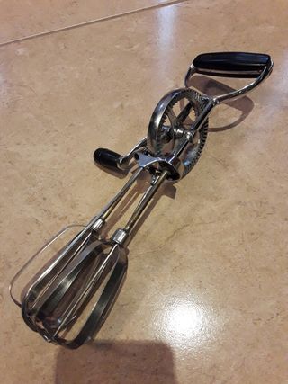 Batidora Manual Antigua. de segunda mano por 40 € en Batidora manual antigua. En buen estado. de segunda mano por