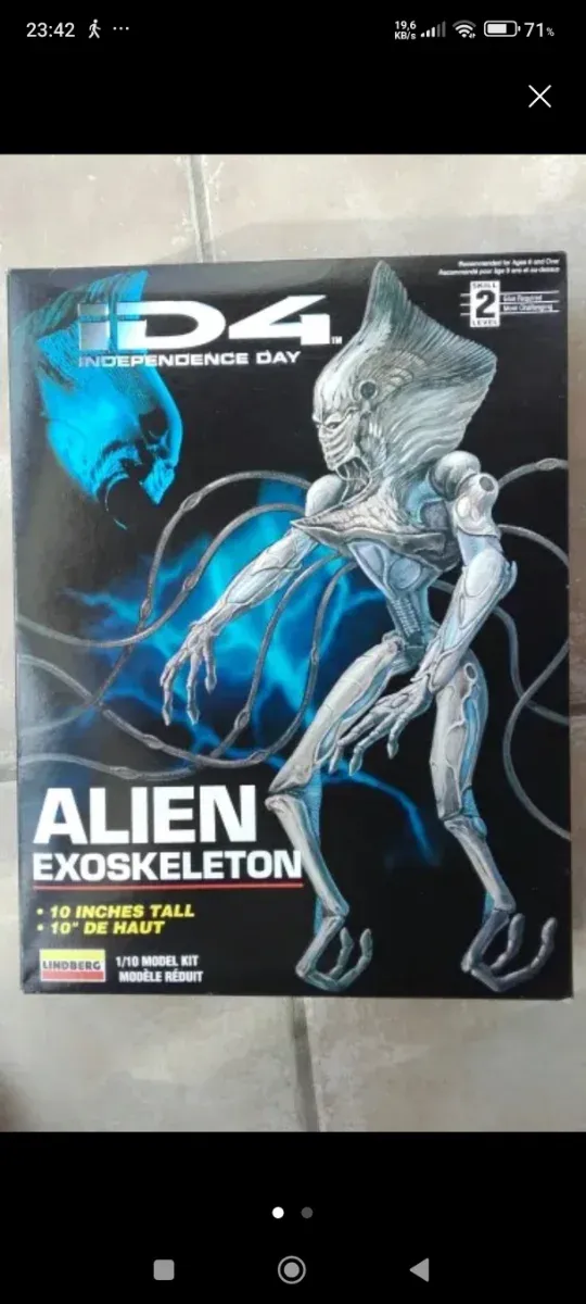 Maqueta D4 Alien Attacked y alien exoesqueleton