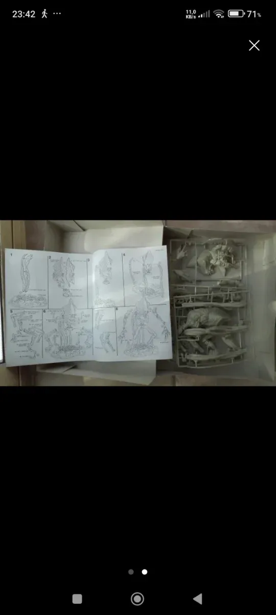 Maqueta D4 Alien Attacked y alien exoesqueleton