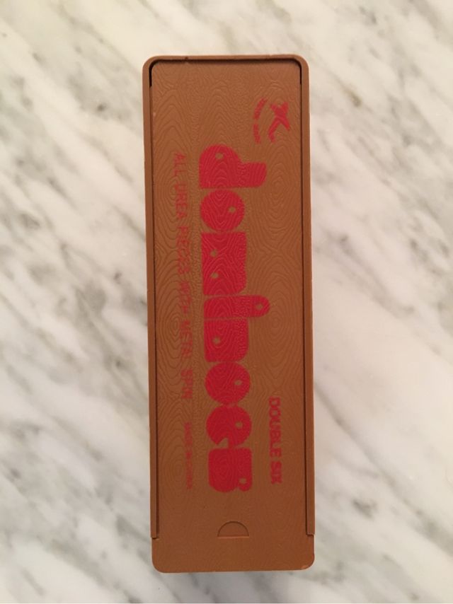 Juego de mesa domino nuevo