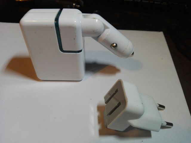 Cargador universal portátil con batería.