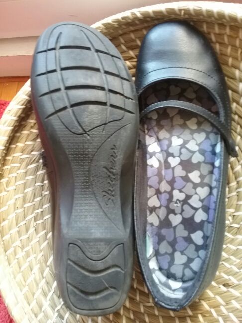 Manoletinas sketchers piel negras