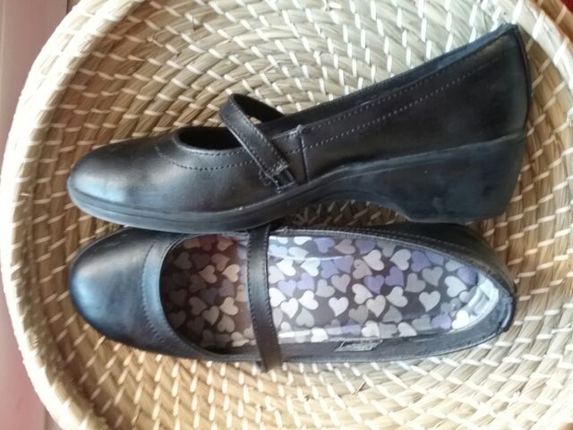 Manoletinas sketchers piel negras