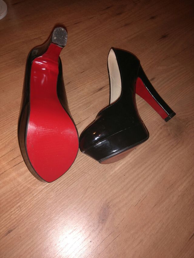 Spettacolare sala per feste del sabato con piattaforma