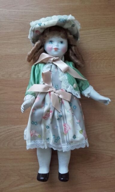 Muñeca porcelana decoración