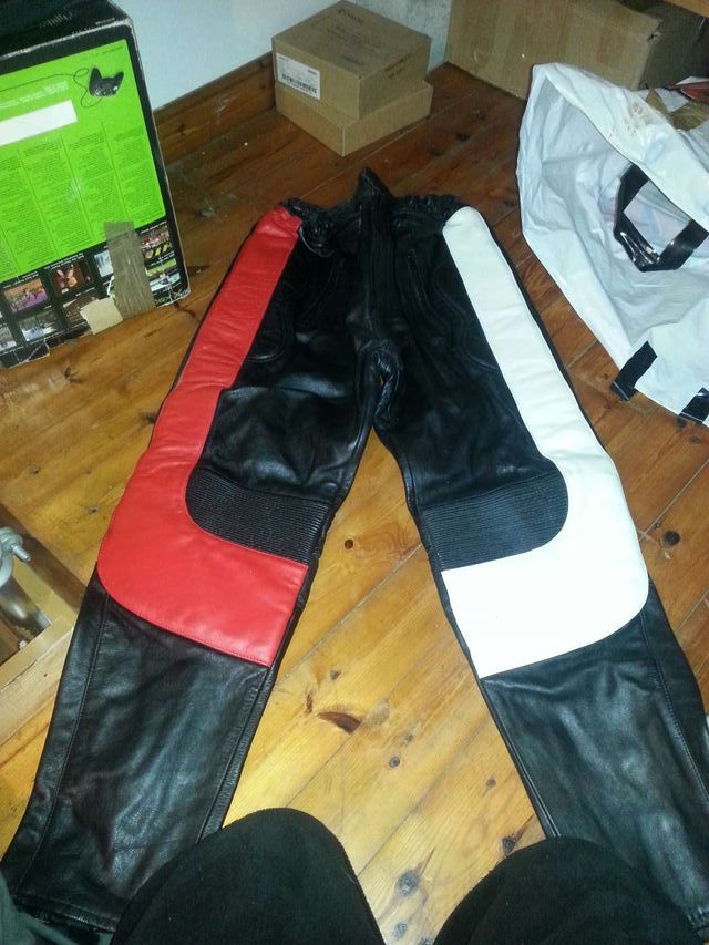 pantalones cuero retro