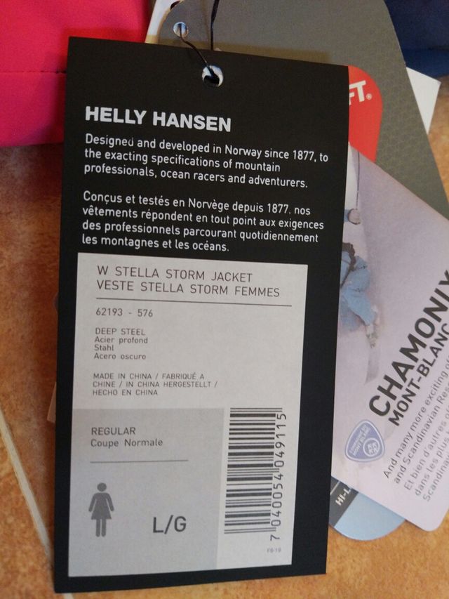 Chaqueta de skiar de mujer Helly Hansen nueva de segunda mano por 120