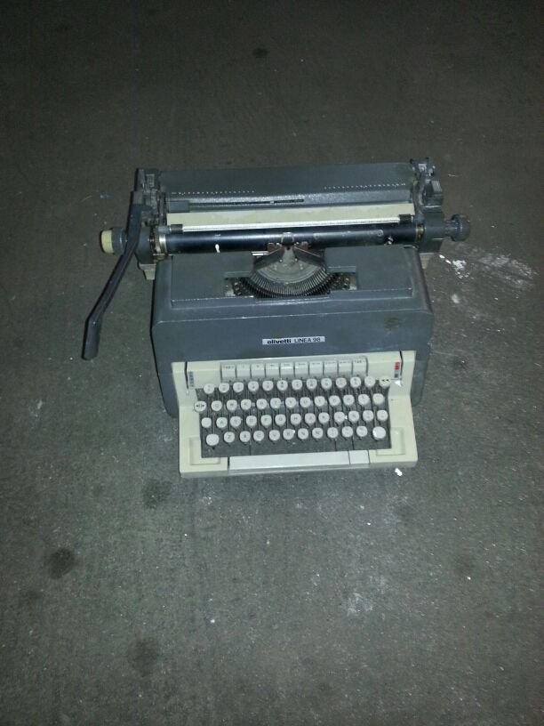 Maquina de escribir Olivetti